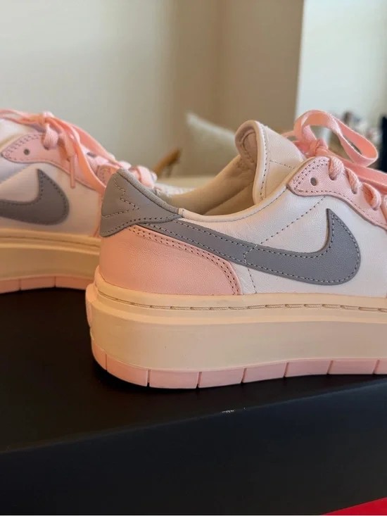 AIR JORDAN 1 ELEVATE LOW  SIZE 8 
EUC Always kept in ORIGINAL BOX - Picture 5 of 11